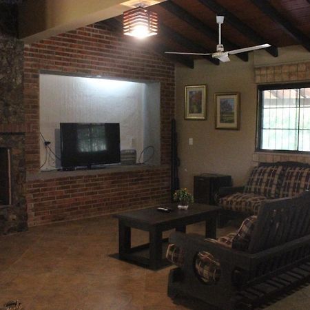 Posada San Miguel Paraguari Eksteriør billede
