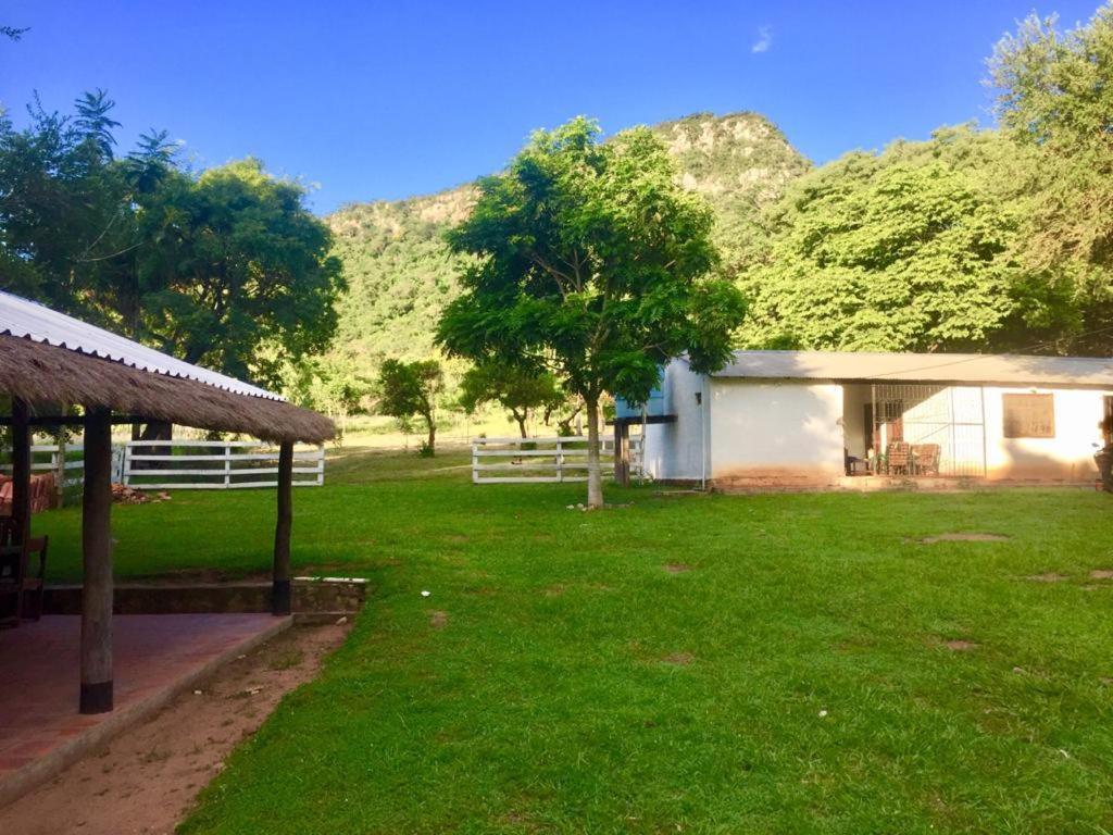 Posada San Miguel Paraguari Eksteriør billede