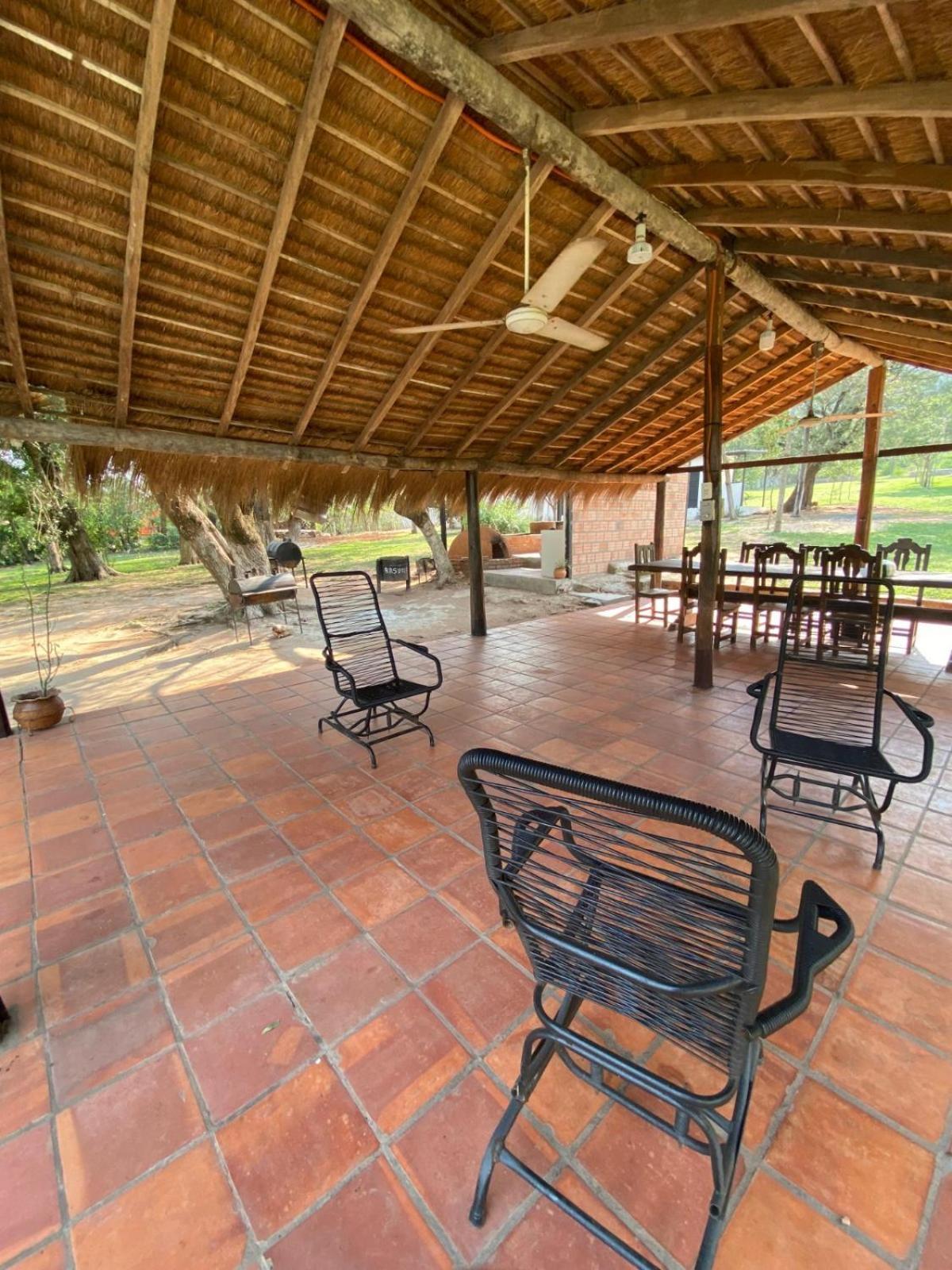 Posada San Miguel Paraguari Eksteriør billede